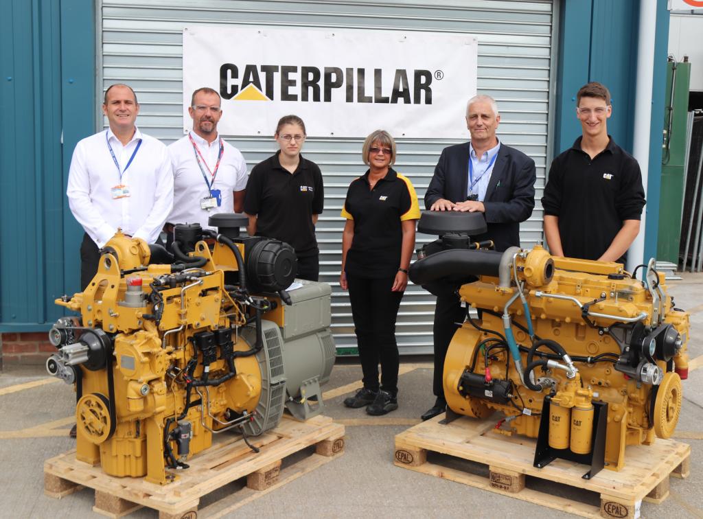 Cat Hands over College 2 Engines to Train Students